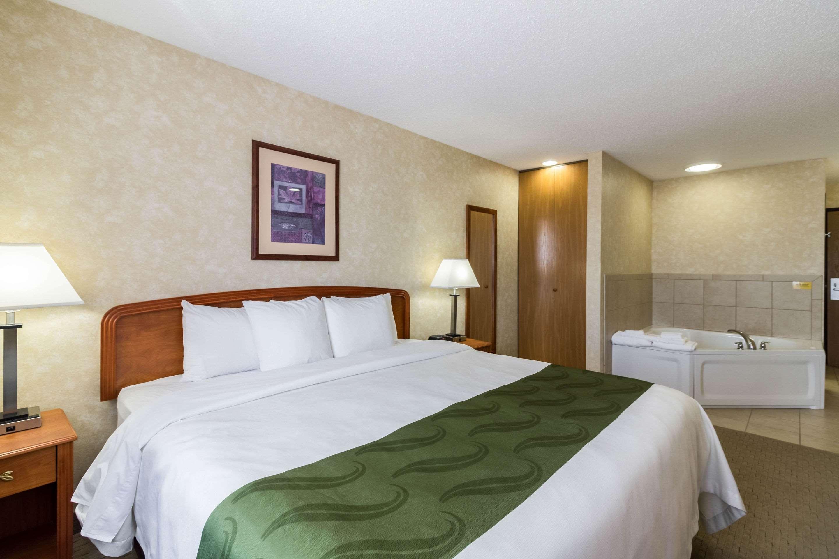 Quality Inn Marshall Mn Near University Esterno foto