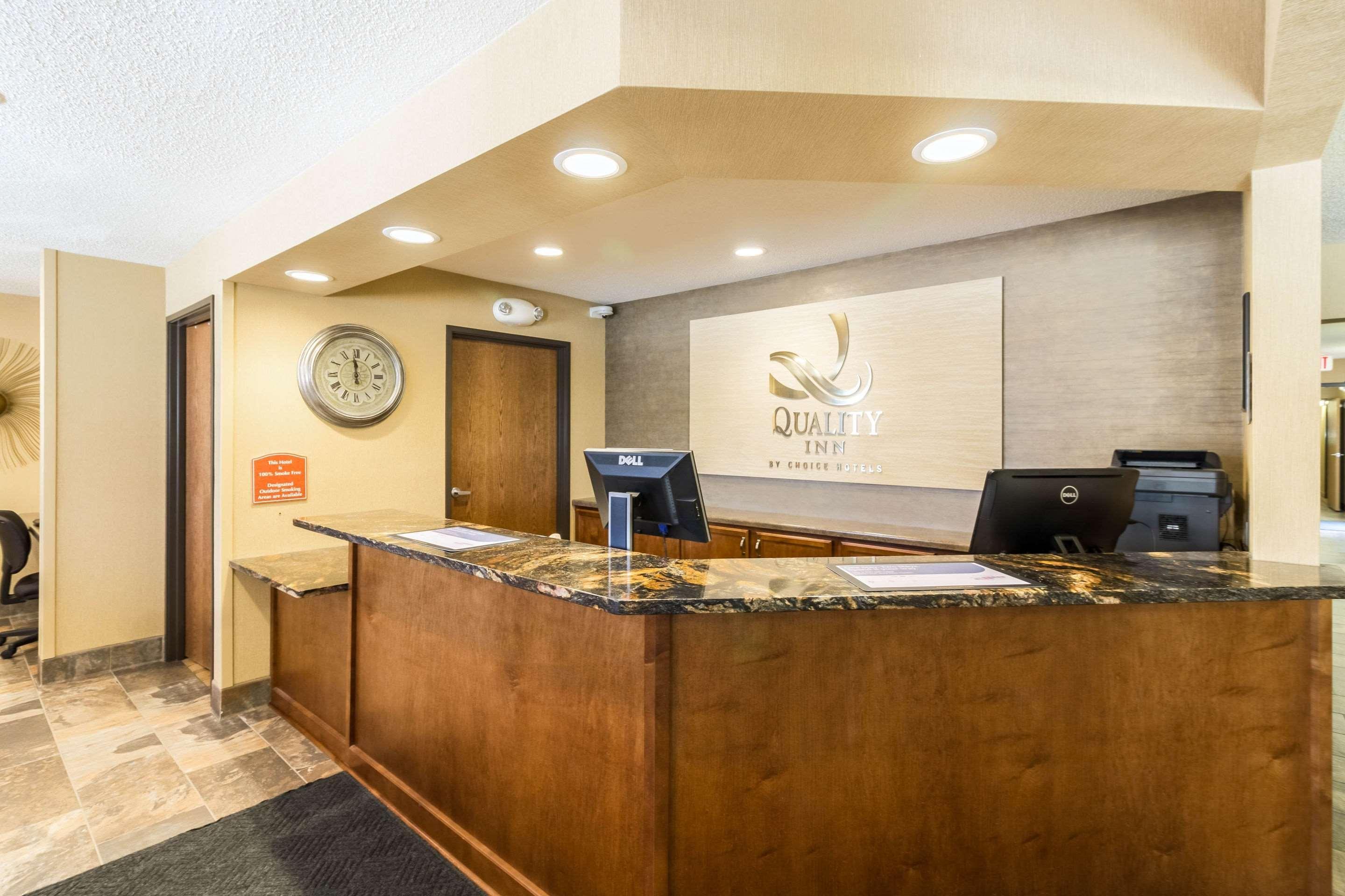 Quality Inn Marshall Mn Near University Esterno foto