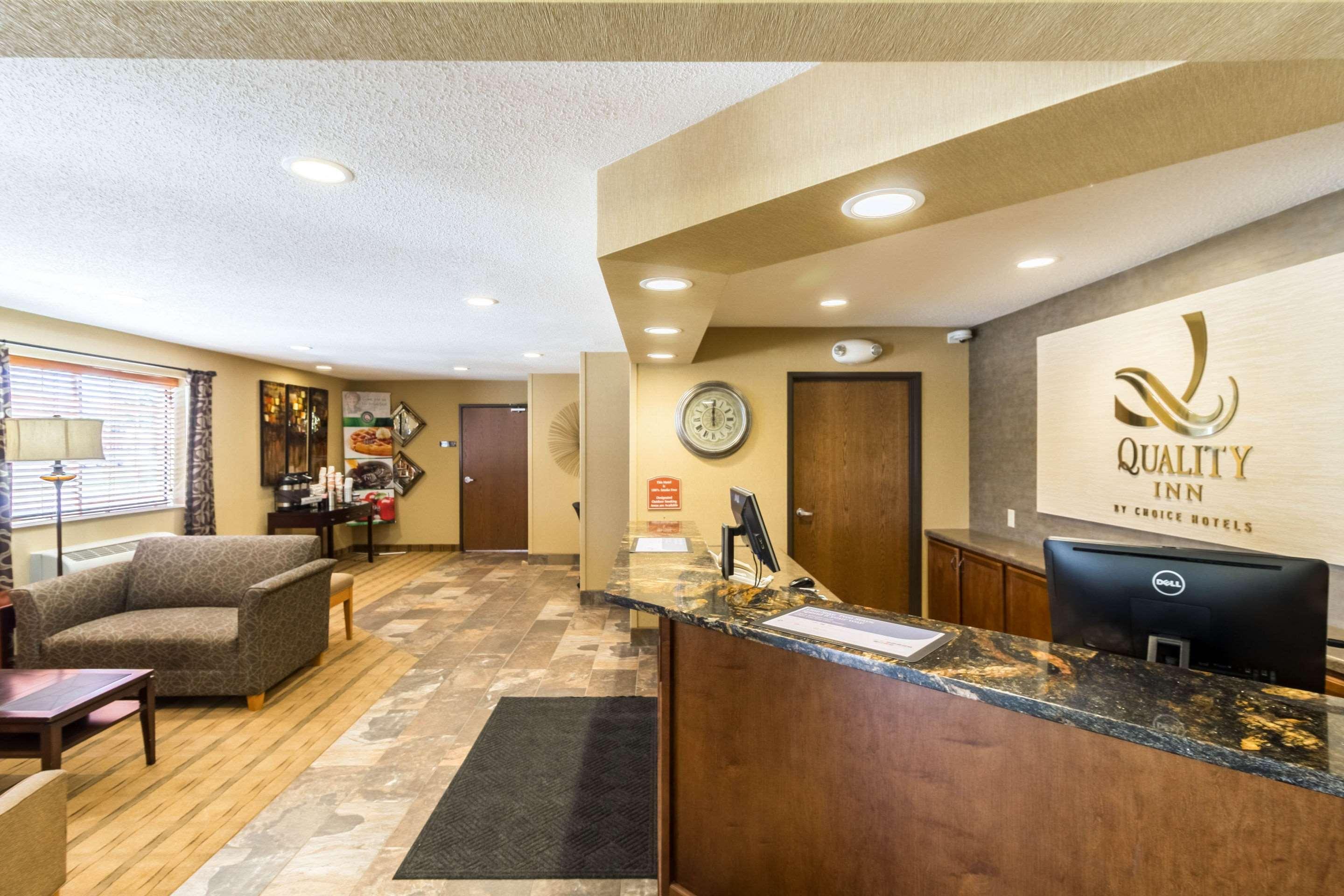Quality Inn Marshall Mn Near University Esterno foto